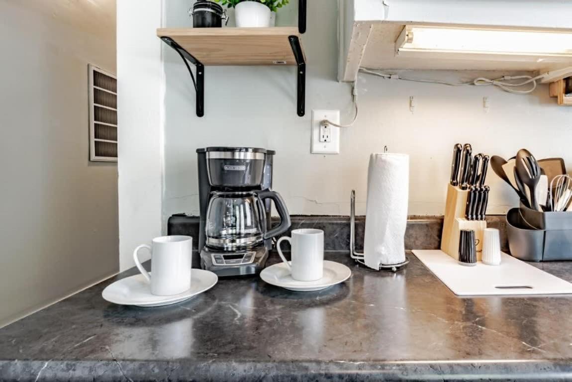Mins From Downtown & Dining, Dauphin Darling 2 Apartment Мобил Екстериор снимка